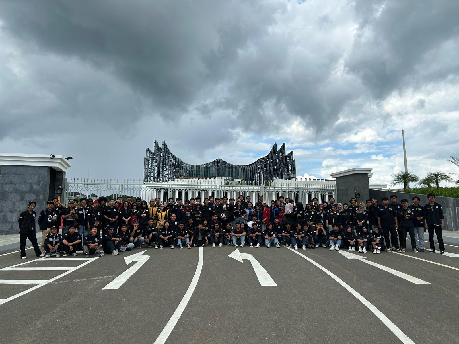KUNJUNGAN IKN FKMTSI (Forum Komunikasi Mahasiswa Teknik Sipil Seluruh Indonesia) Wilayah X Kalimantan